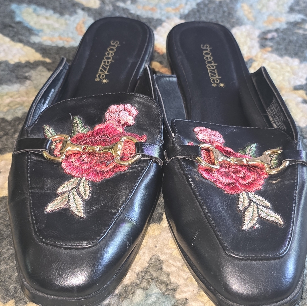 Size 7 Shoedazzle mule slides